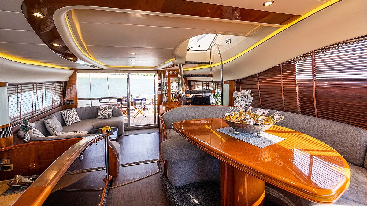 Аренда моторной яхты Princess 65 Oceana на Пхукете